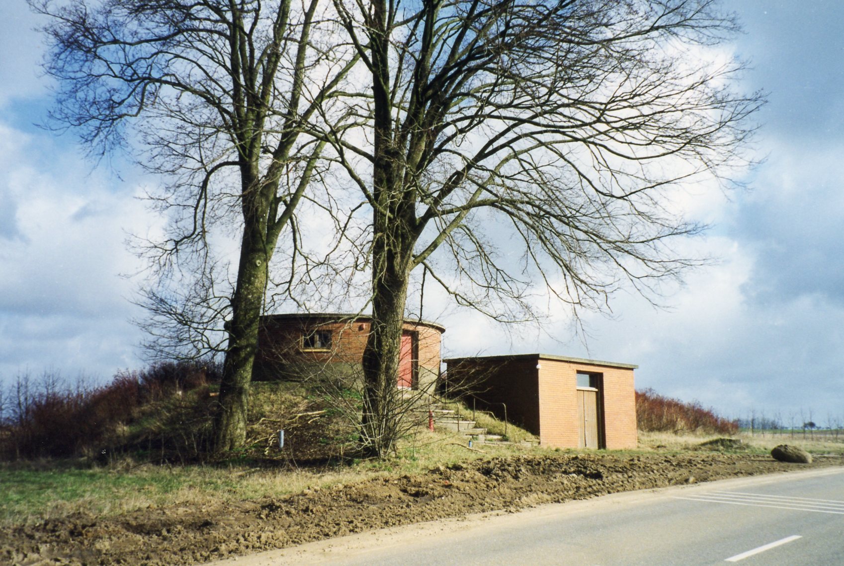 B335